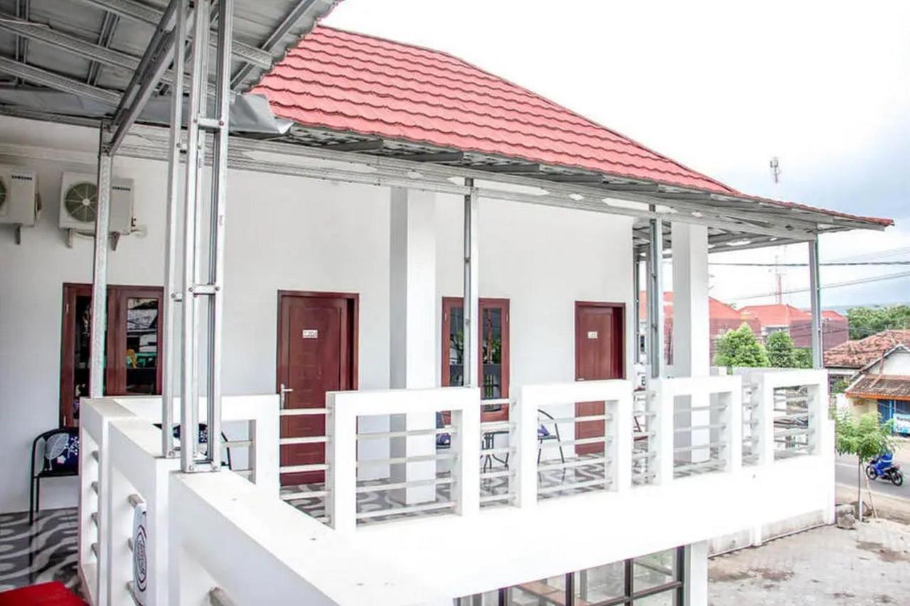 Samar Wulu Guest House Syariah Mitra Reddoorz Near Ketapang Ketapang  Exterior photo