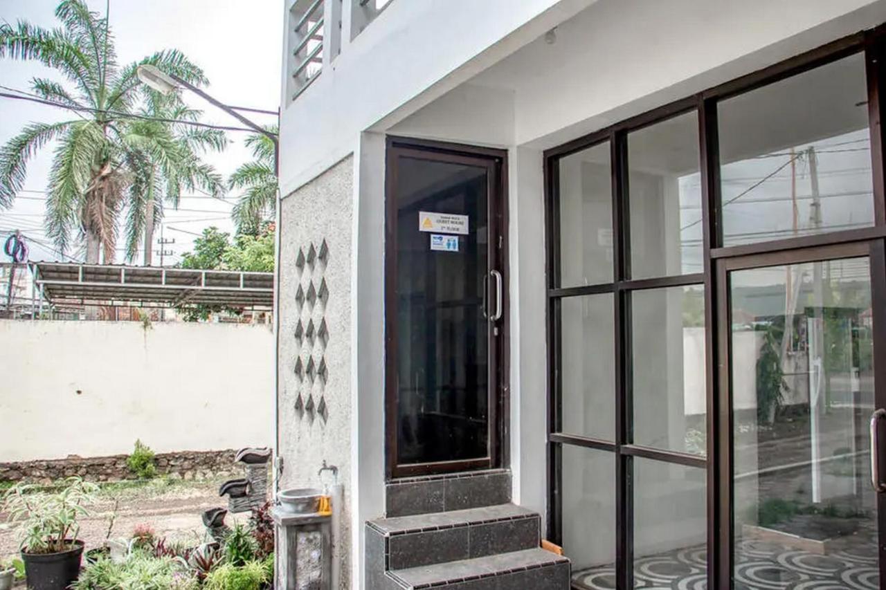 Samar Wulu Guest House Syariah Mitra Reddoorz Near Ketapang Ketapang  Exterior photo